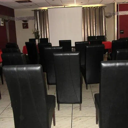 Central Restaurant La Cloche 2*