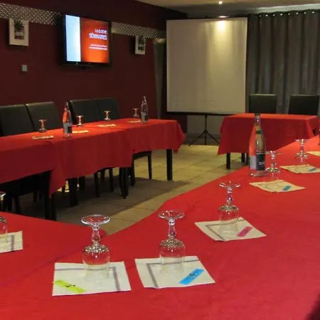 Central Restaurant La Cloche Отель Sassenage