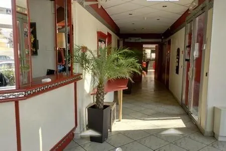 Central Restaurant La Cloche