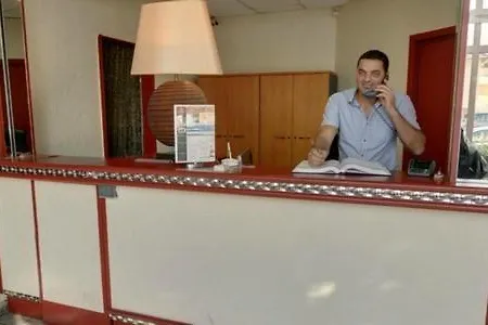 Central Restaurant La Cloche Отель 2*
