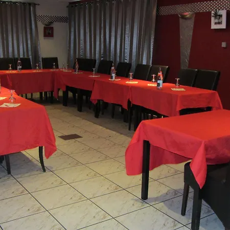 Central Restaurant La Cloche Отель 2*